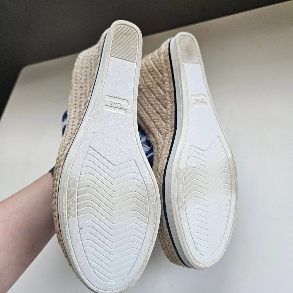 TOMS Monica Wedge Sandals Size 6.5 Indigo Tie Dye Canvas Espadrille Resort